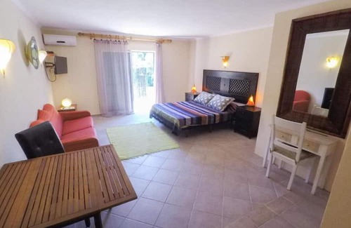 Meia Praia Apartment | Studios for long stays near the beach in the Algarve region of Portugal