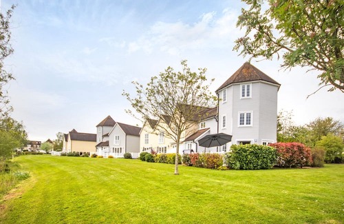 South Cerney House | Windrush Lake 41, Kingfisher House