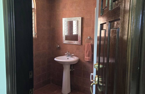 Zona 13 House | Marvelous bedroom at 3 minutes from the Guatemala City Airport