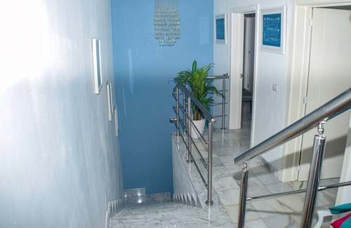 Villa Hermosa Apartment | Stylish 3-Bedroom Escape with AC and WiFi in Welcoming La Caña