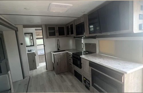 Marble Falls House | Cozy & Spacious Grand Surveyor Glamping Experience @ Fishers of Men Ranch