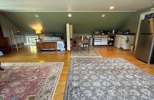 Tyringham Apartment | Charming studio loft in The Berkshires surrounded by 20 acres of nature