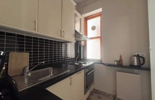 Sisli Apartment | 2Br /2Ba 3rd floor of Historical Building, Galata