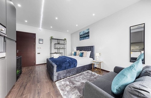 Golders Green Apartment | Stylish King Size Bed Studio near Central London