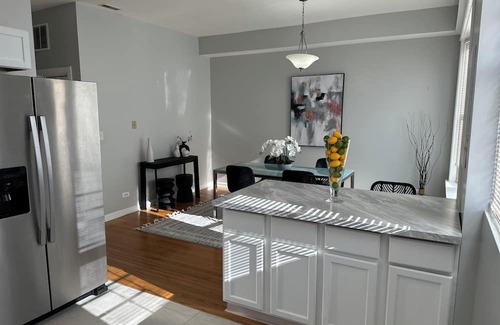 Greater Grand Crossing Apartment | Modern East Woodlawn Apartment!