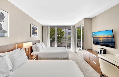 Surfside Apartment | Double Queen Room-Hosted by Sweetstay