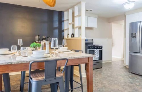 Cheektowaga House | Welcome to our spacious 3-bedroom, 1-bathroom Single Family home in Buffalo, NY