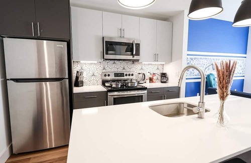 Brewerytown Apartment | Imagine a stylish escape in Glenwood, the epitome of urban luxury