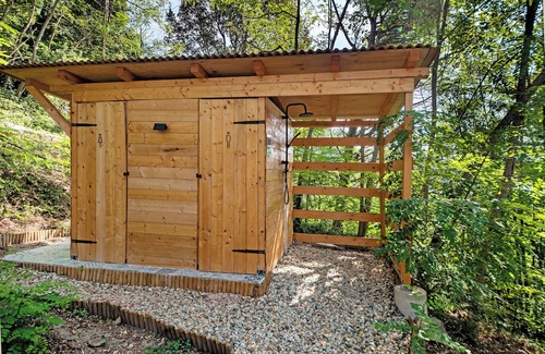 Carrodano Inferiore RV Rental | Caravan 'Starsbox Cinque Terre - Casa' with Mountain View, Private Pool and Private Garden