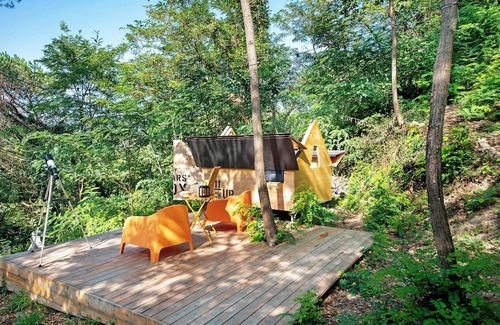 Carrodano Inferiore RV Rental | Caravan 'Starsbox Cinque Terre - Casa' with Mountain View, Private Pool and Private Garden