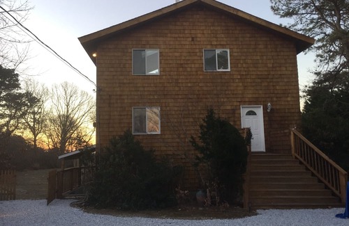 Hampton Bays House | Spacious 6-bedroom house in welcoming Hampton Bays with AC, WiFi