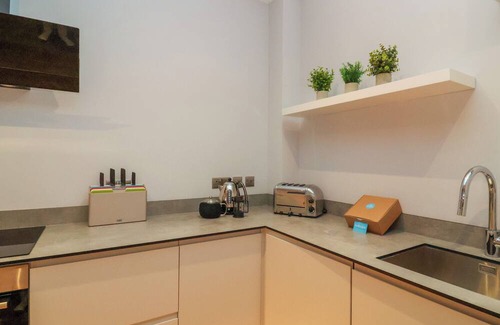 Sherborne Cottage | PUMP ROOM, romantic, with a garden in Sherborne