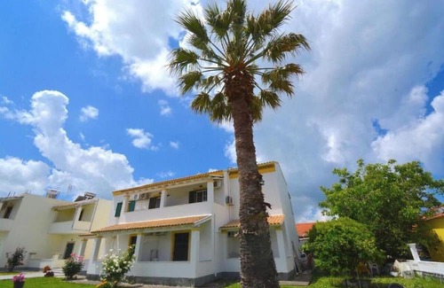 Roda Apartment | Studio Apartment 'Standard 1' with Shared Terrace, Wi-Fi and Air Conditioning