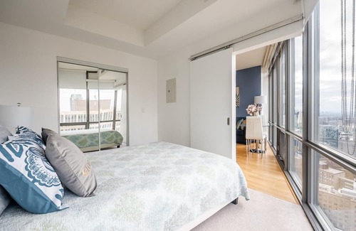 Bay Cloverhill Condo | GLOBALSTAY. 1BR High Floor View Downtown Toronto