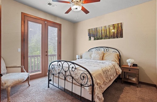 Ruidoso House | Charming and Serene 4-bedroom house with Spectacular Views of the Black Forest