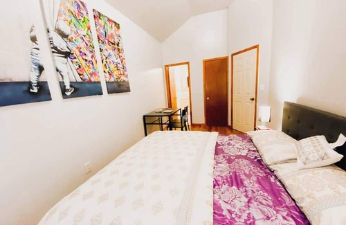 Mott Haven House | Cozy 2BR Haven w/ Walk-in Closet and Tranquil Vibe