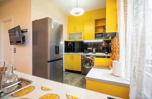 Attiki Apartment | Chic Urban Modern Β 1-Bdrm Apart