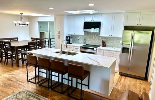 Fall City House | 7Bed | Fall City Modern Retreat | Pool | Hot Tub