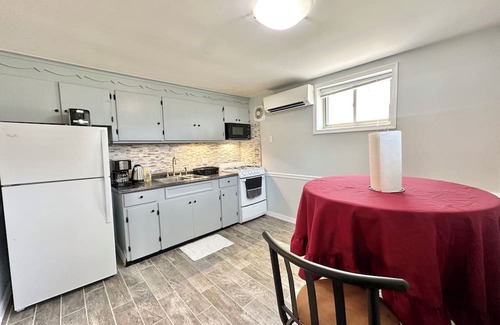 Mechanicsville Apartment | Cozy Apartment in charming Danville with AC, WiFi
