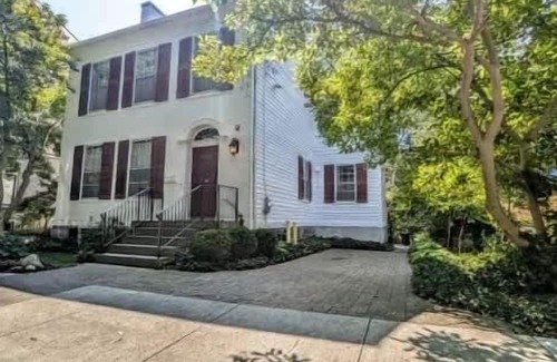 Ithaca Apartment | Charming Studio in Historic Downtown Ithaca