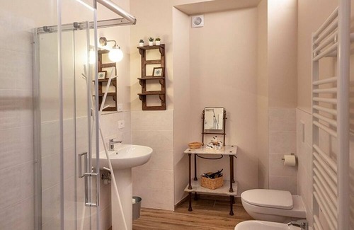 La Morra Apartment | App.#2 Pet Friendly! P. Earth