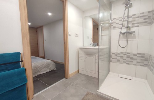 Passy Apartment | Appartement à la Montagne en Demi Niveau Inférieur de Maison