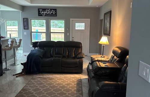 Conroe House | 1 cozy private room in Conroe , Texas