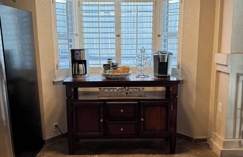 Pebble Hills Park House | Delightful 3200 sqft 5-bedroom house in El Paso with WiFi, spacious to comfort.