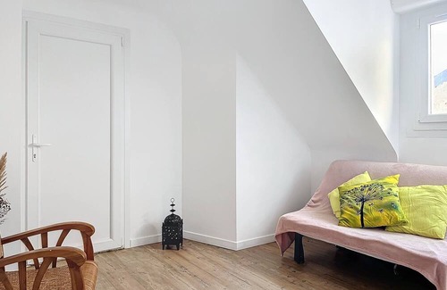 Merlevenez Apartment | Apartment in the centre of Merlevenez