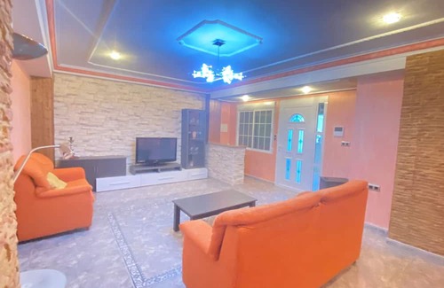 Pliego House | Casa Acogedora con Grandes Espacios y Excelentes Exteriores, Piscina, Barbacoa