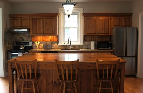 Port Hope House | 4600 sq. ft Beautiful Farmhouse With Spectacular Views in a Fantastic location