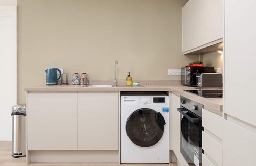 Everton Apartment | 101 Richmond Row · Richmond Row City Apartment | Free Secure Parking | Pass The Keys
