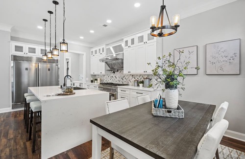 Charlotte House | Spacious Plaza Midwood 5-bedroom Dream House in Charming Charlotte