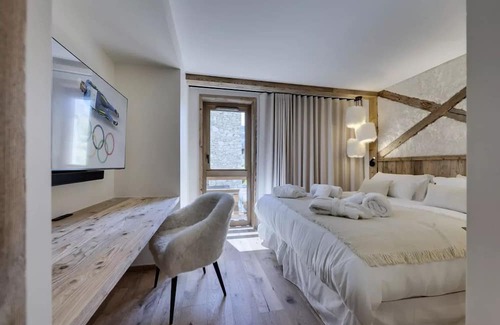 Le Fornet Apartment | Arolay Residence - 5 Rooms for 8 People