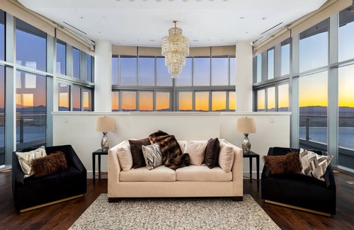 Las Vegas Condo | $20 Million Entire 59th Floor VEGAS Palms VILLA
