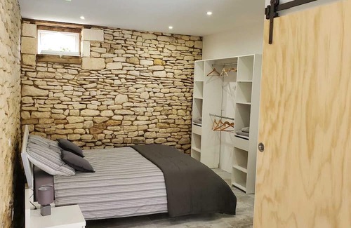 Archignac House | Holiday Home 'Gîte De Charme Avec Piscine Privée' with Private Terrace and Air Conditioning