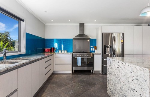 Te Kaha House | Kererū Coastal Retreat