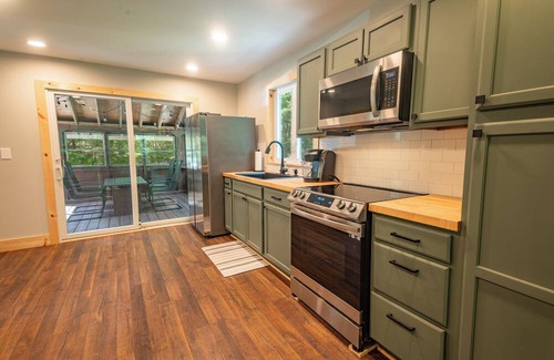Woodgate Cabin | Beautiful 2- bedroom cabin in the Adirondacks with beach/lake access