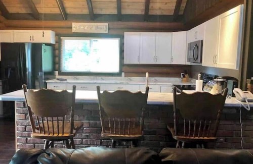 Millfield Cabin | Cabin on 80 acres between Nelsonville and Athens.