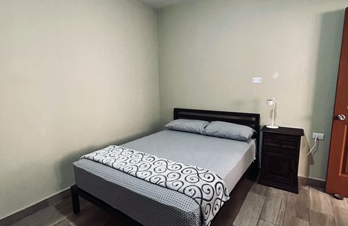Villa Nueva Apartment | Charming 3-bedroom apartment with AC and WiFi in enchanting Amatitlán