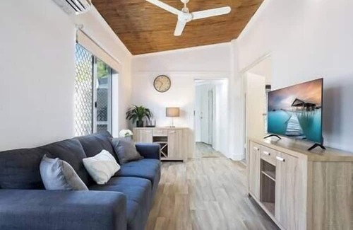 Machans Beach House | Seaside Serenity: Modern Cottage with Spa