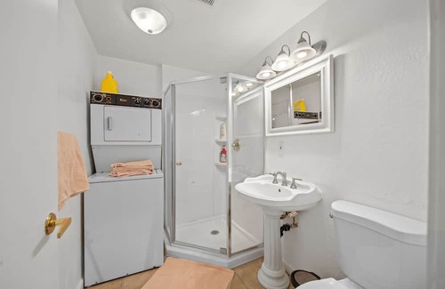 Antioch House | COZY 1Bdr, 1Ba w/ Washer & Dryer