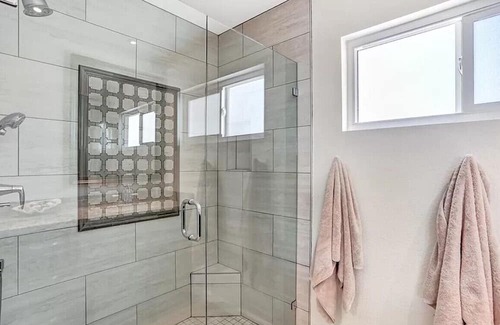 Aliso Viejo Condo | Your Summer Retreat near Laguna Beach Sun & Fun rolled in One🚴‍♀️🏌️‍♂️🏊‍♂️🏄