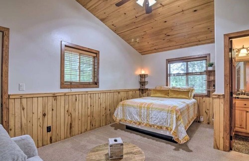 Long Valley Junction Cabin | Picturesque Cabin is conveniently located for all Utah's adventures.