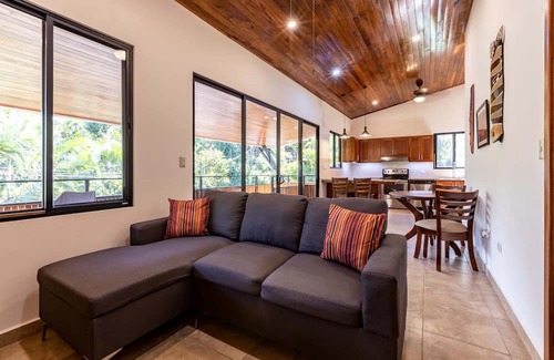 Garabito House | Private and Cozy 2 bedroom Home