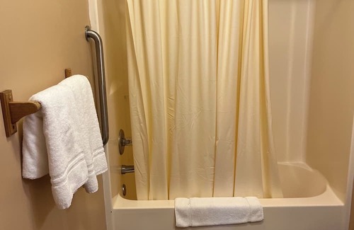Golconda House | Relax in the Shawnee National Forest!