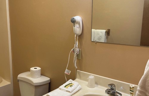 Golconda House | Relax in the Shawnee National Forest!