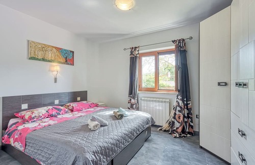 Heki Villa | Villa Simac With Pool and Whirlpool