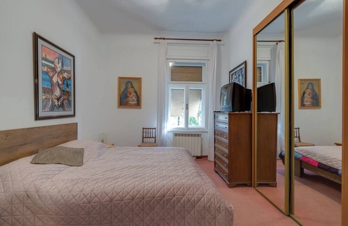 Rijeka Villa | City Apartment With Garden