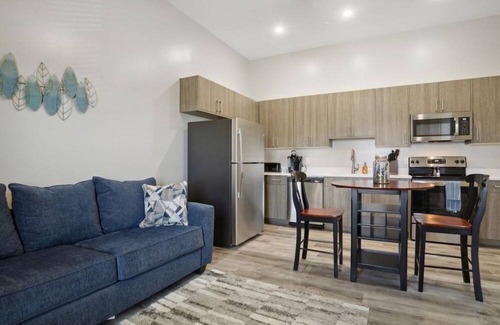 Highlands - Perkins Condo | #3Q 1 bedroom, Sleeps 4, Close to LSU